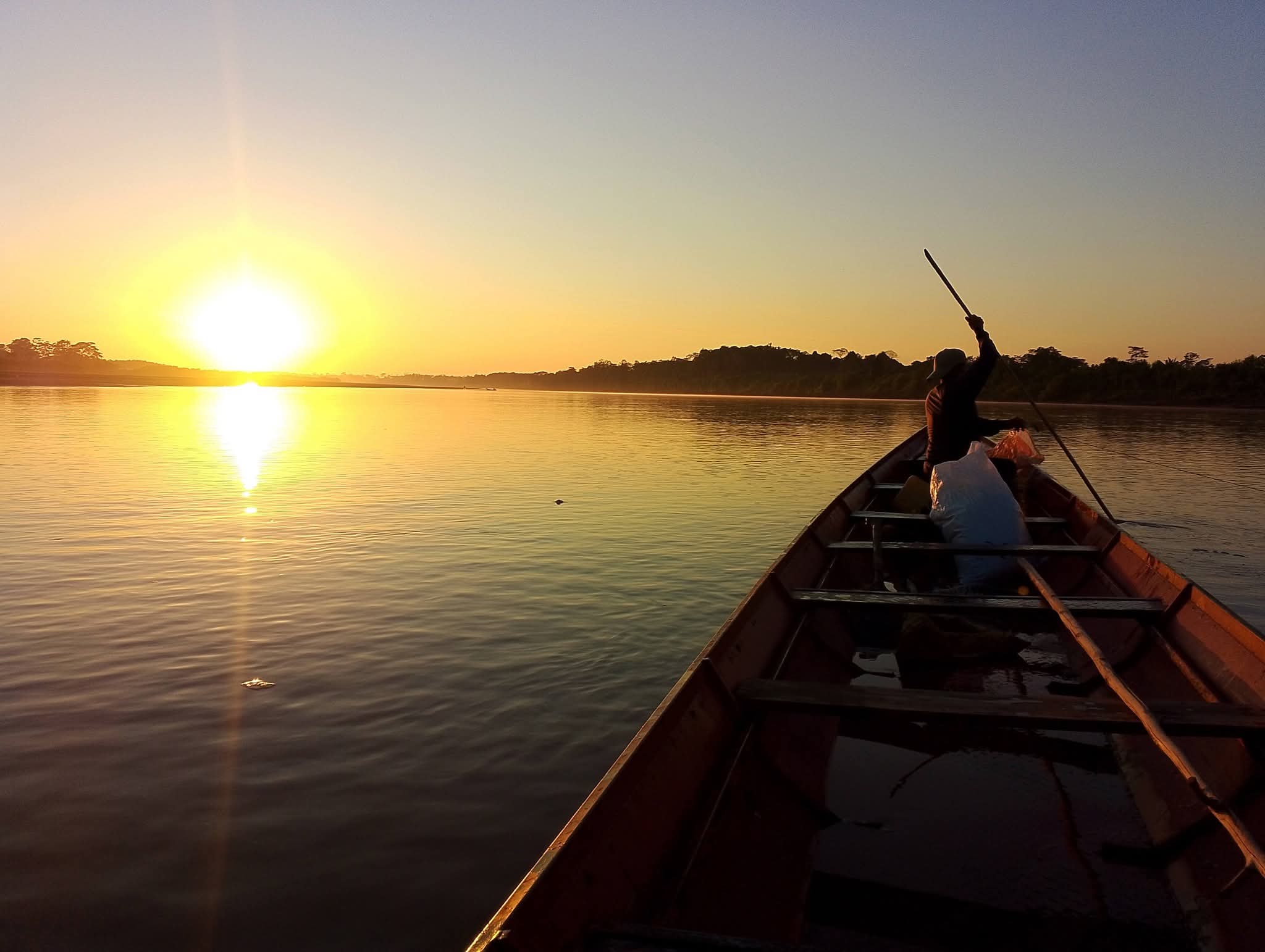 Atardecer en el rio pachitea